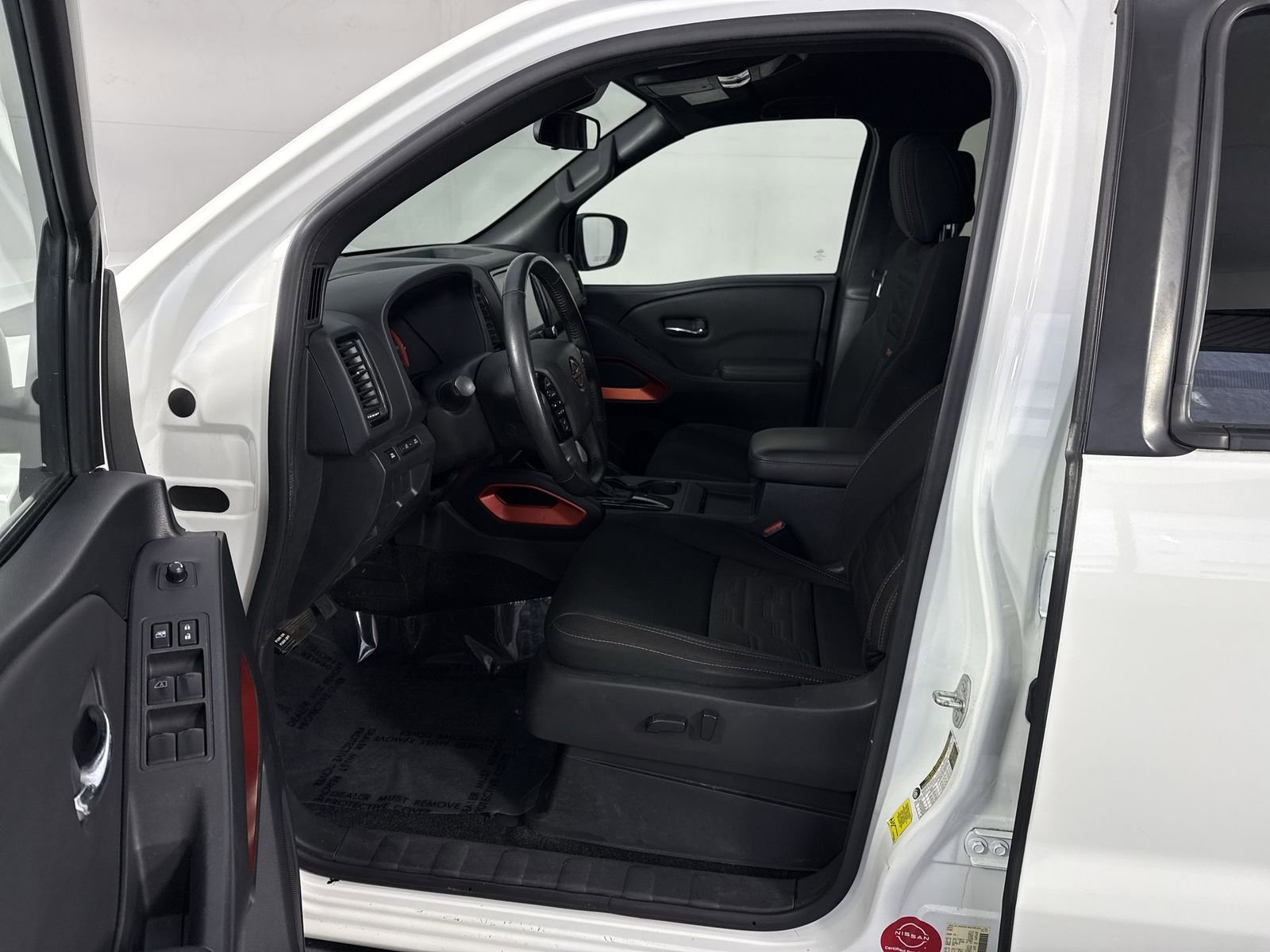 Certified 2022 Nissan Frontier PRO-4X w/ Technology Package AWD/4WD image 5
