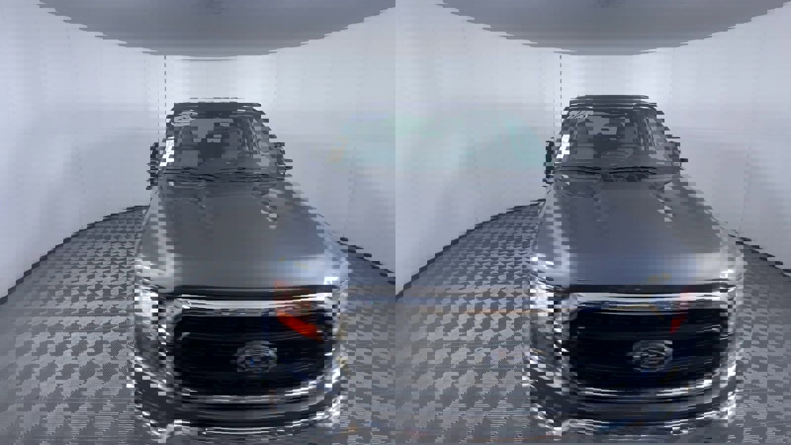 Used 2023 Ford F150 XLT image 3