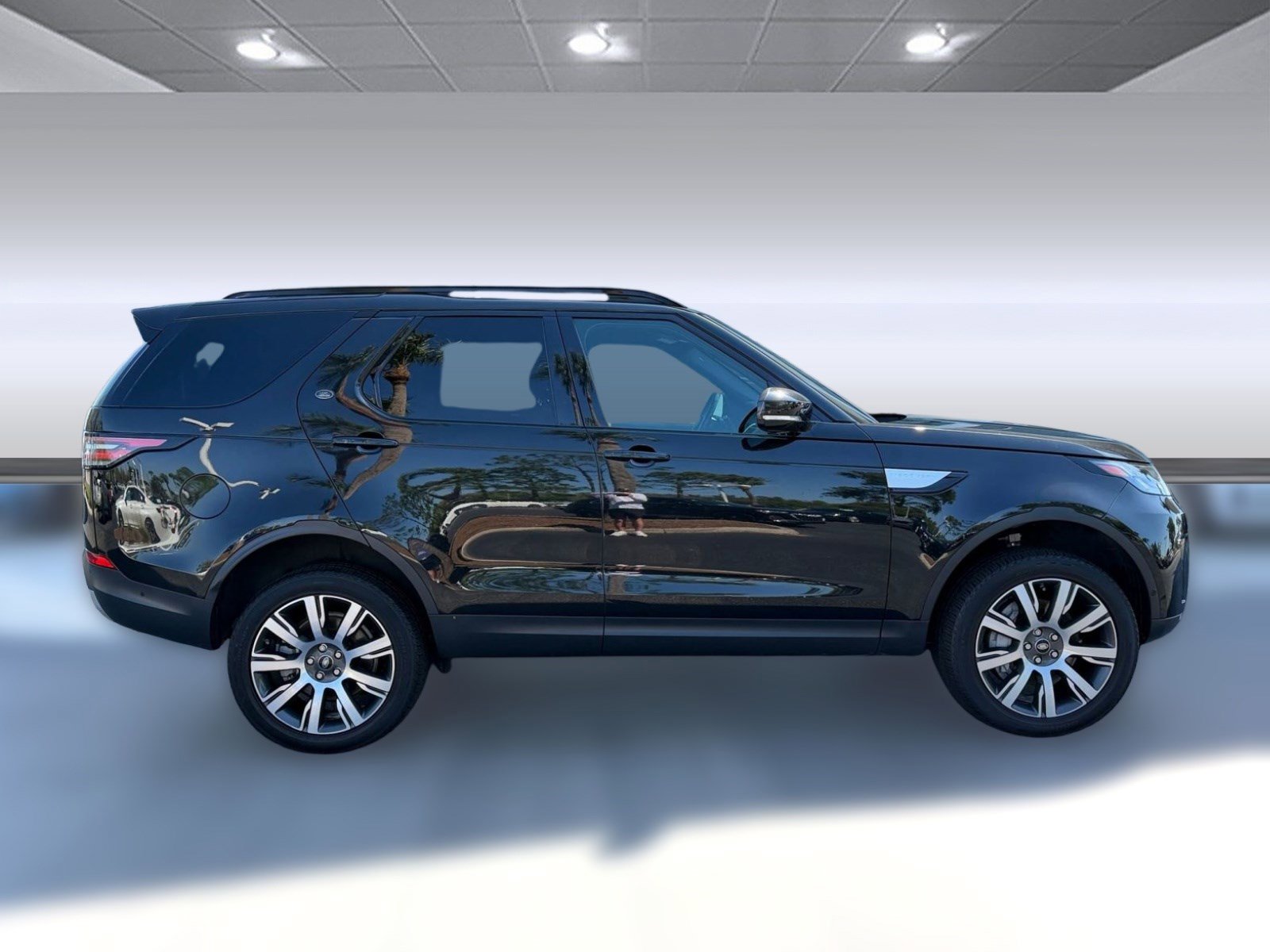 Used 2019 Land Rover Discovery HSE image 8