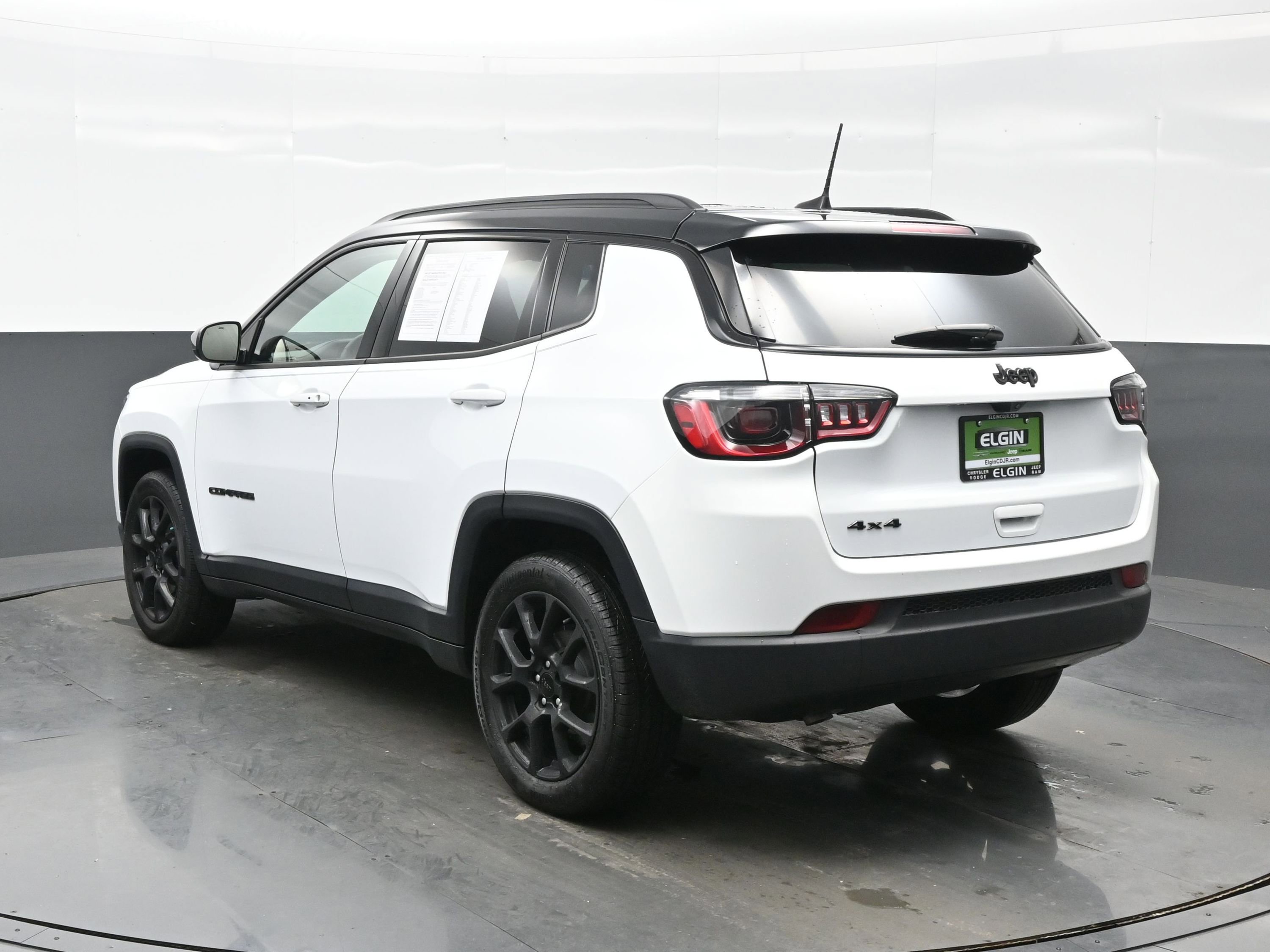 Used 2024 Jeep Compass Latitude w/ Convenience Group image 4