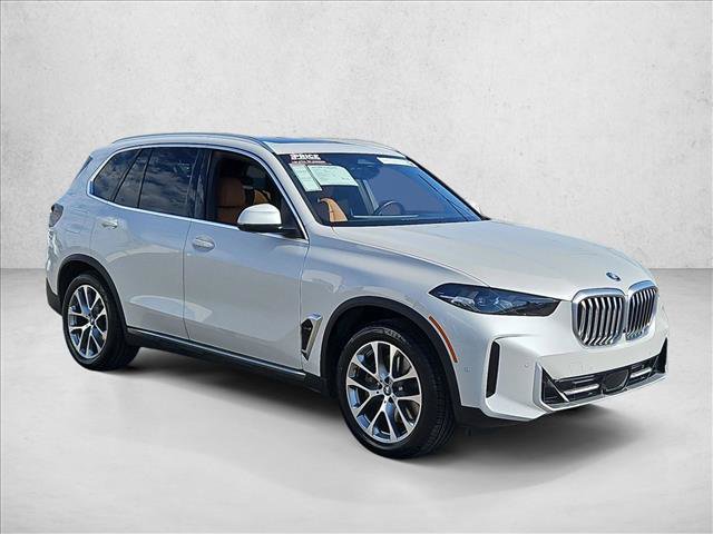 Used 2024 BMW X5 xDrive50e w/ Parking Assistance Package AWD/4WD image 3