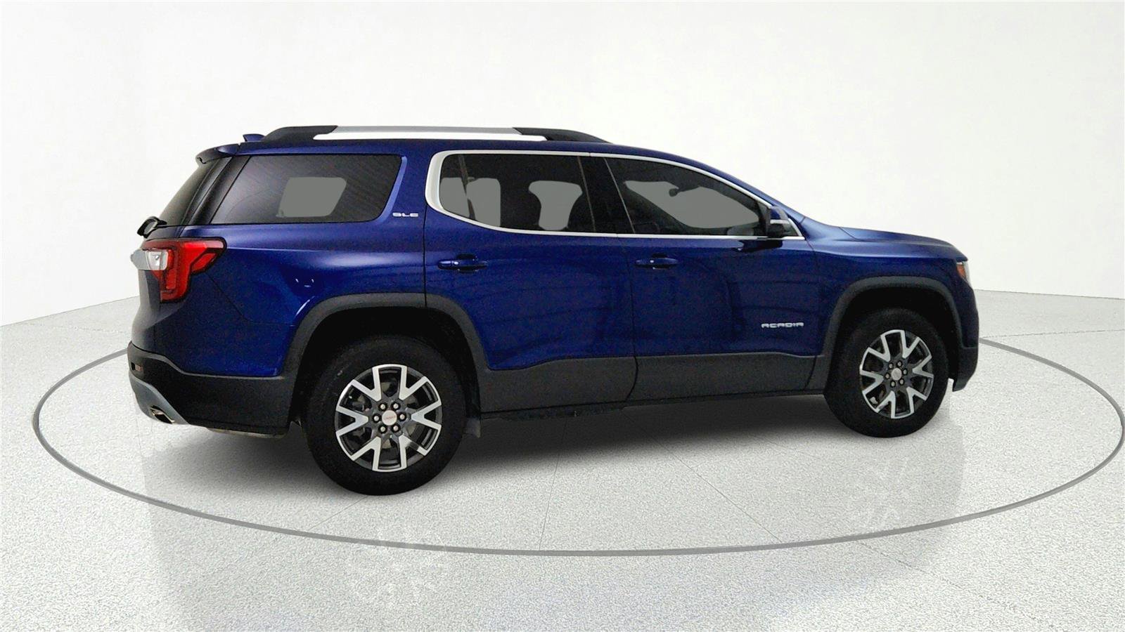 Used 2023 GMC Acadia SLE w/ Driver Convenience Package FWD image 7