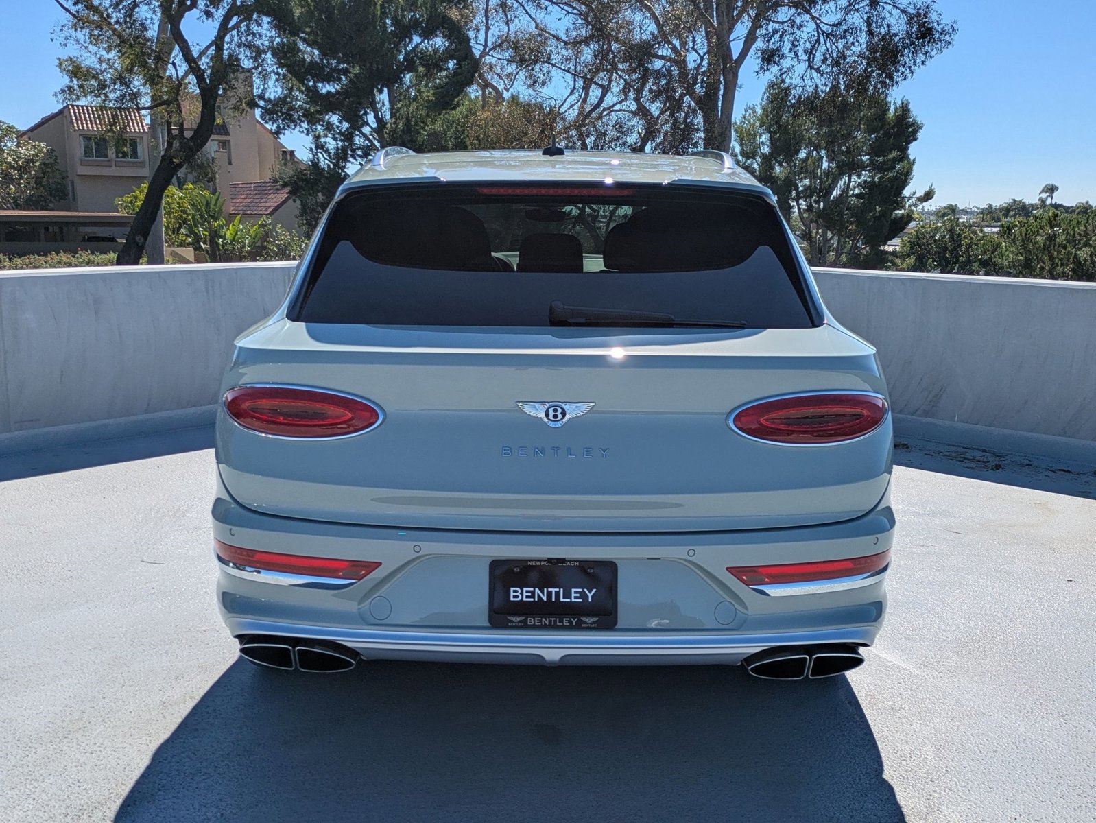 Certified 2025 Bentley Bentayga Extended Wheelbase image 11