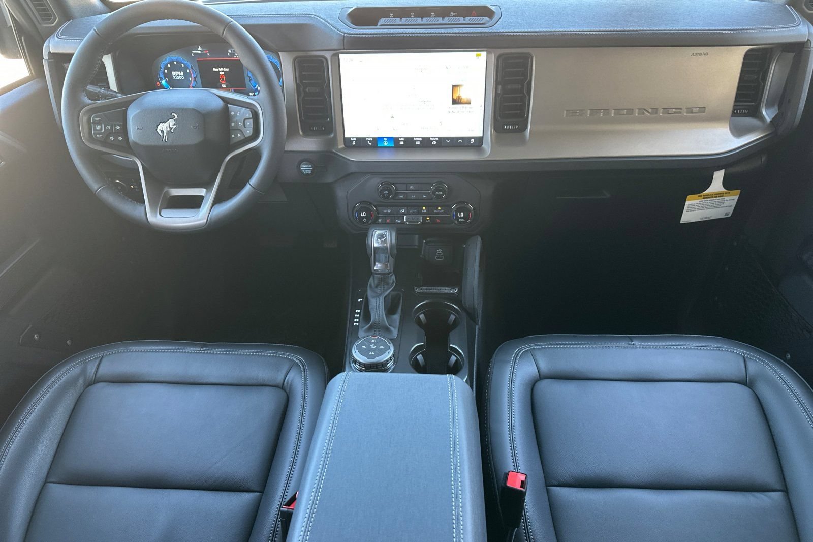 New 2026 Ford Bronco Outer Banks w/ Sasquatch Package AWD/4WD image 13