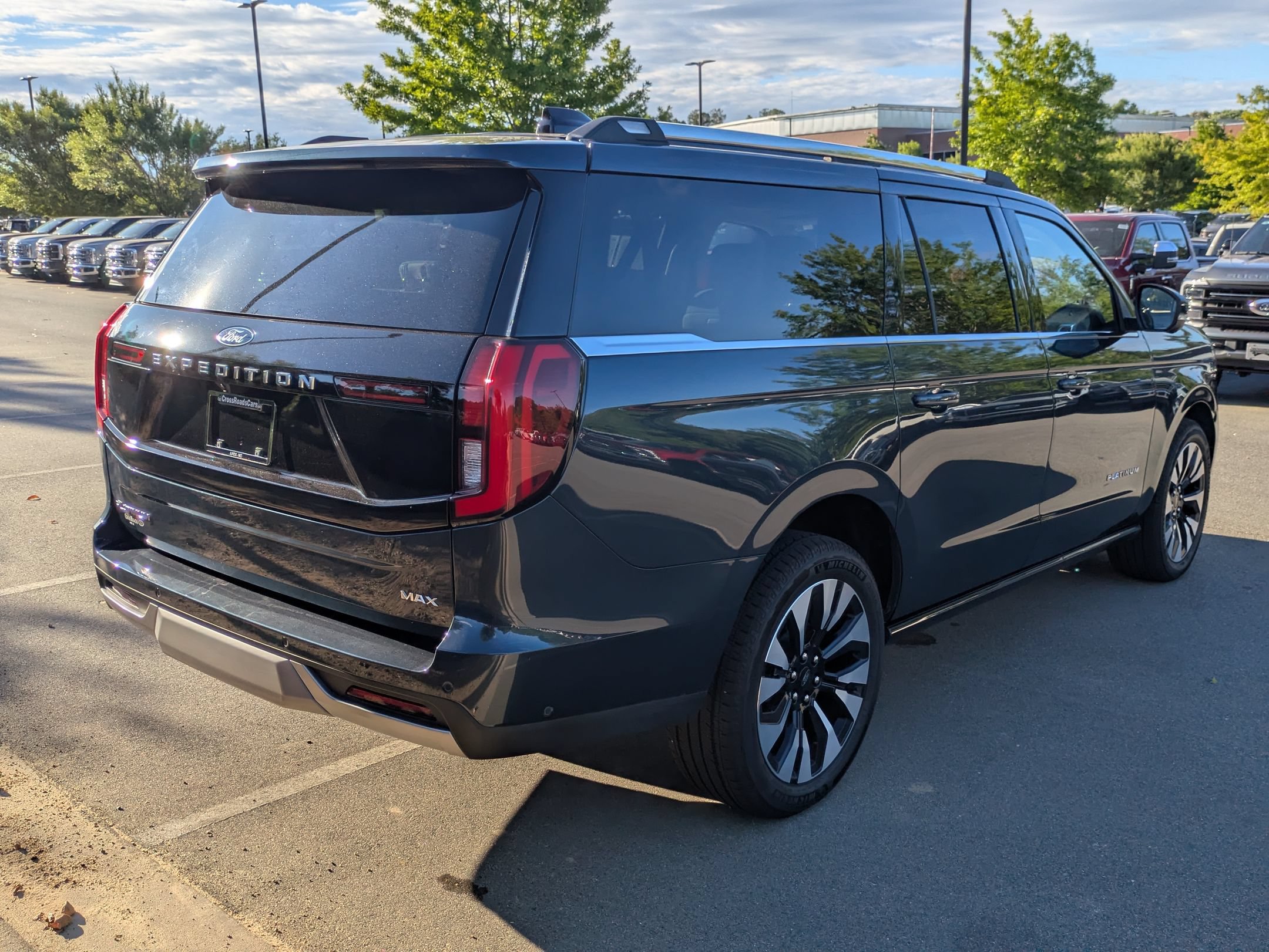 Certified 2025 Ford Expedition Max Platinum w/ Platinum Ultimate Package AWD/4WD image 4