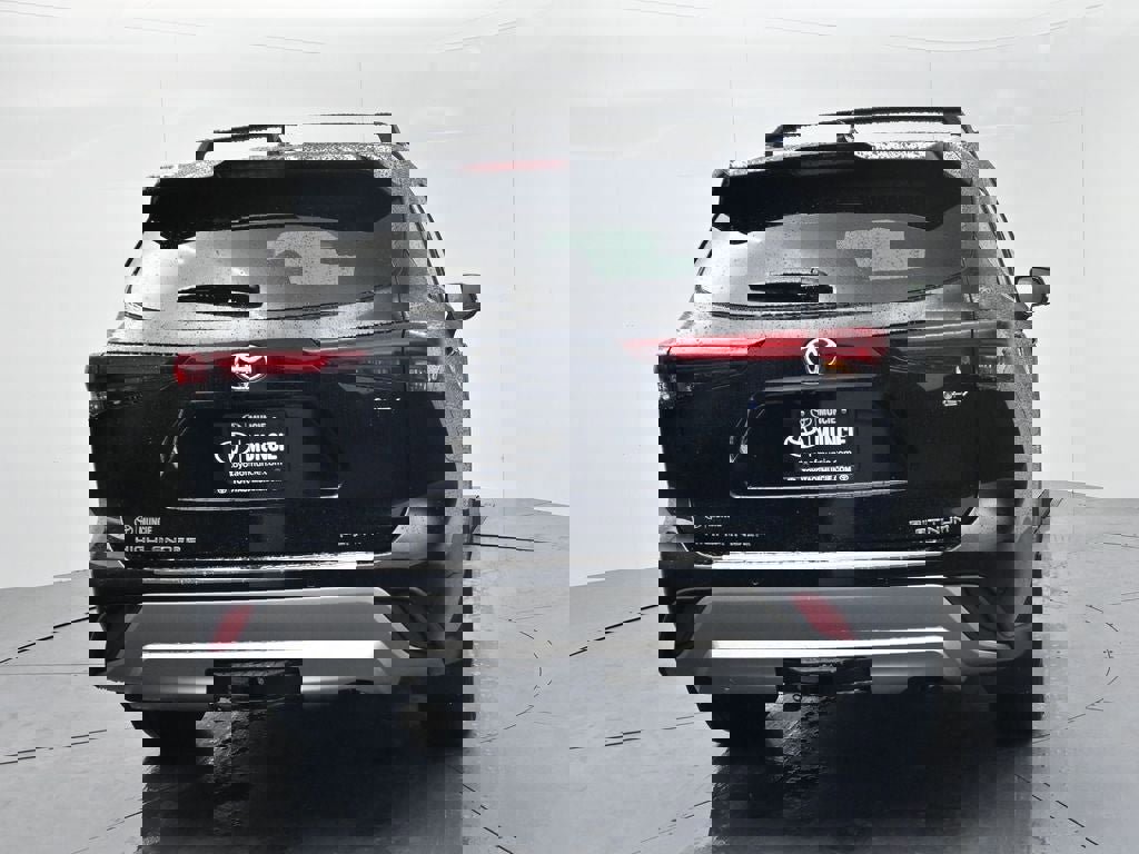 New 2026 Toyota Highlander Platinum image 7