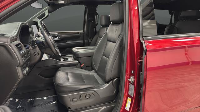 Used 2022 Chevrolet Tahoe Z71 w/ Luxury Package AWD/4WD image 9