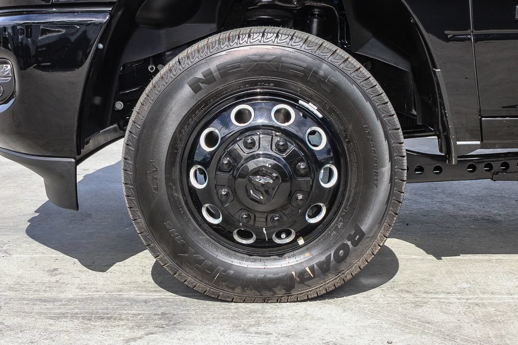 New 2026 RAM 3500 Big Horn AWD/4WD image 11