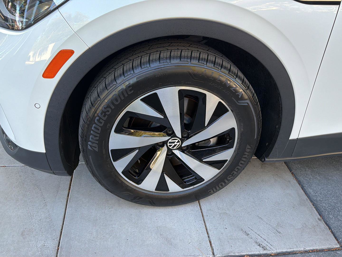 Certified 2023 Volkswagen ID.4 Pro RWD image 9