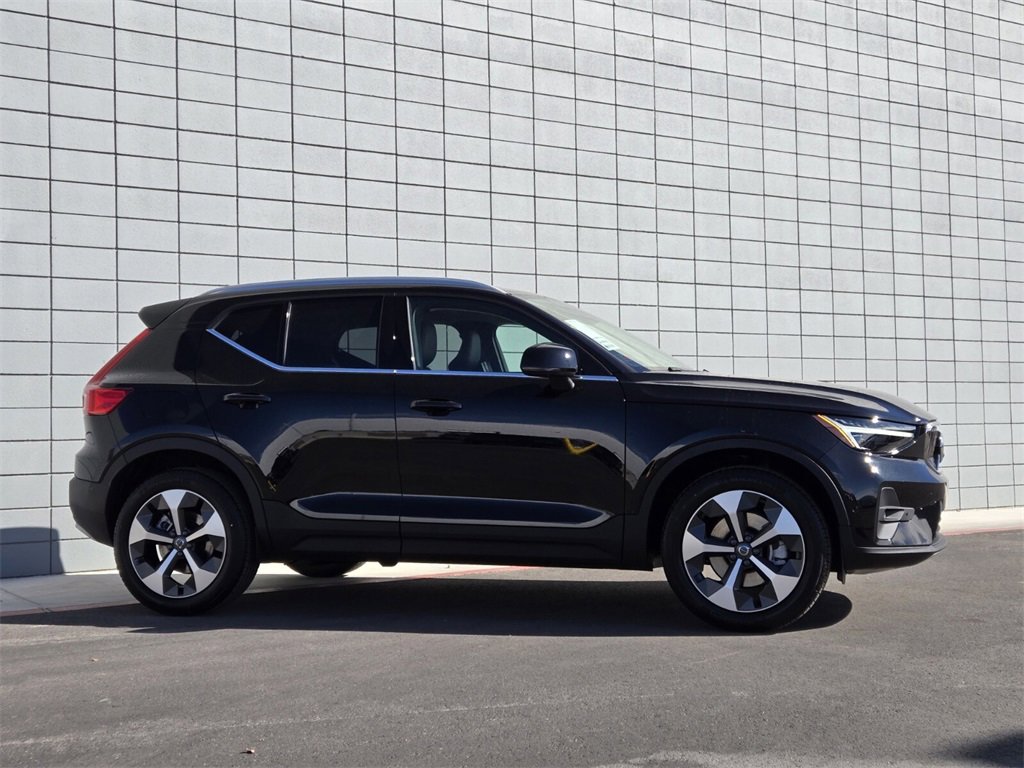 New 2025 Volvo XC40 B5 Plus w/ Protection Package Premier image 4