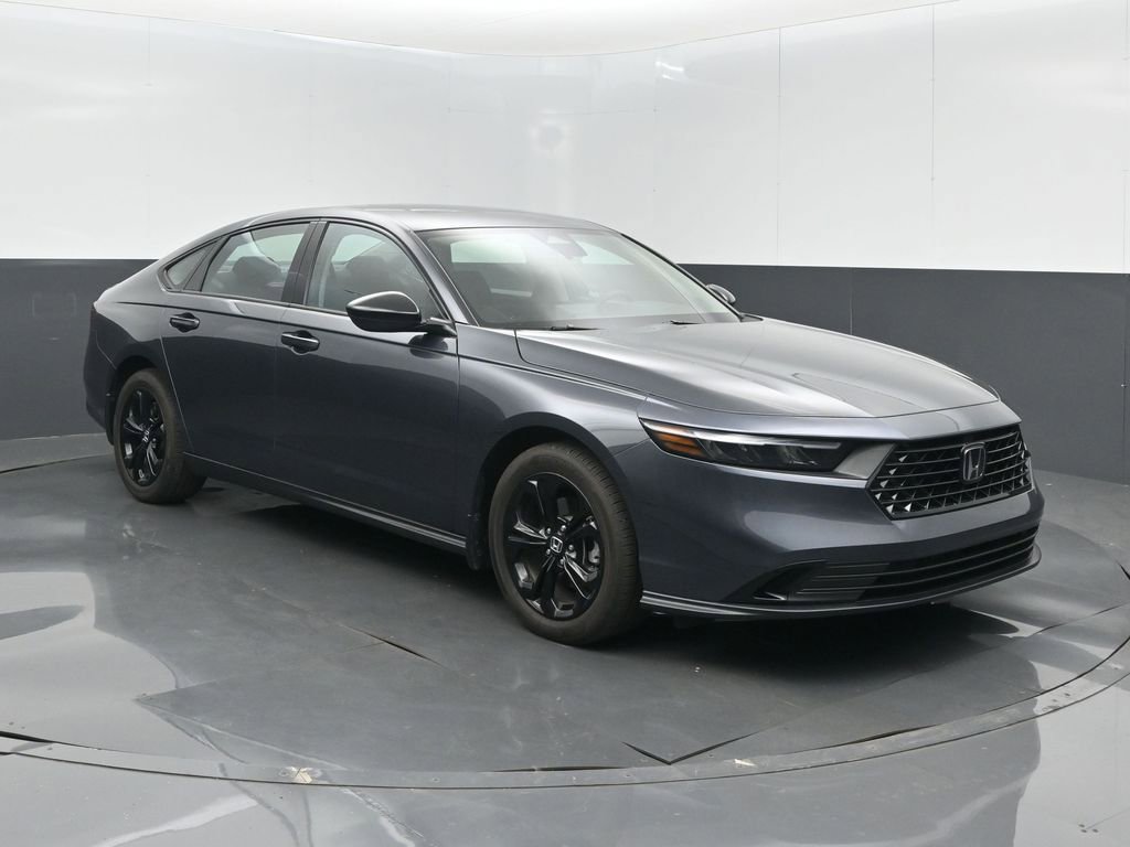 Used 2025 Honda Accord SE image 1