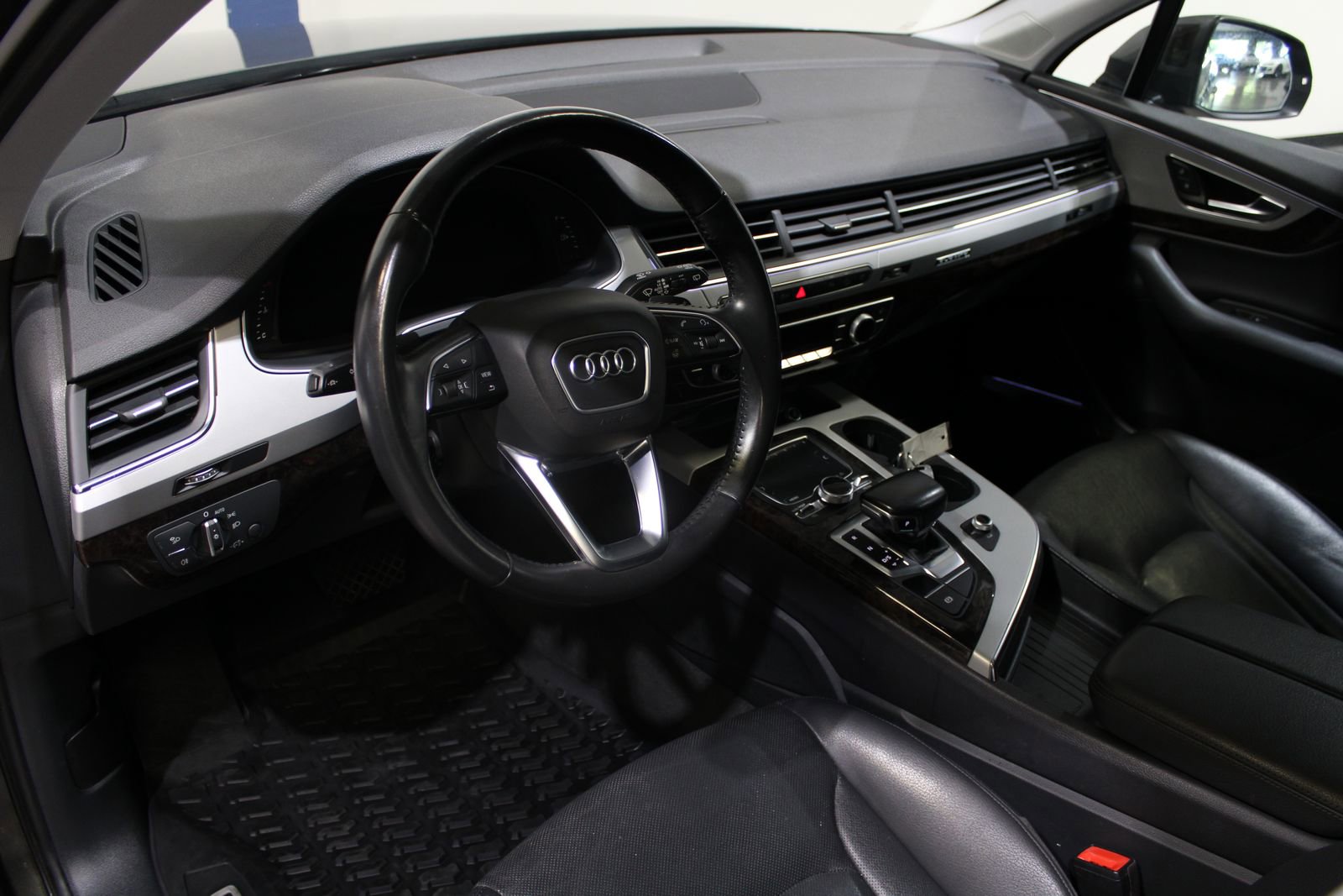 Used 2018 Audi Q7 2.0T Premium Plus w/ Premium Plus Package AWD/4WD image 28
