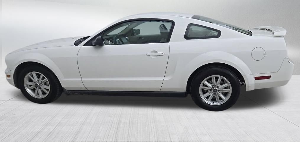 Used 2006 Ford Mustang Coupe RWD image 5