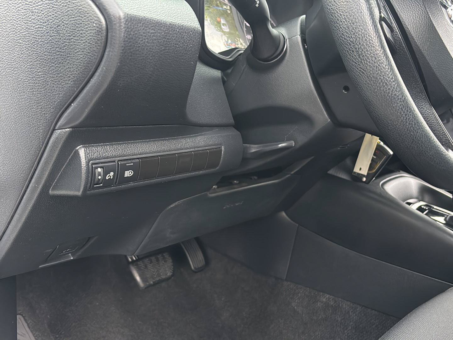Used 2024 Toyota Corolla LE FWD image 33
