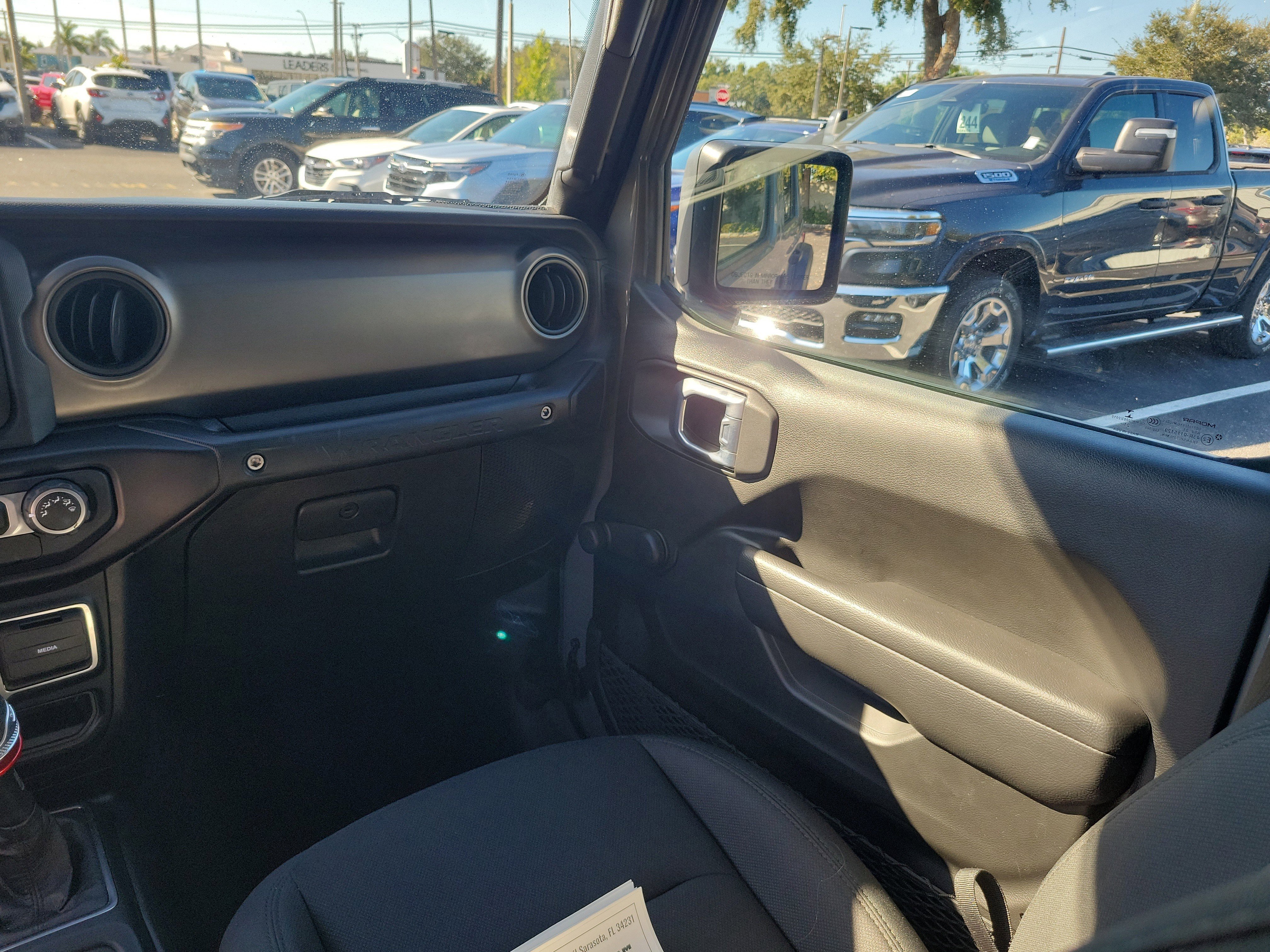 Used 2021 Jeep Wrangler Unlimited Sport image 16