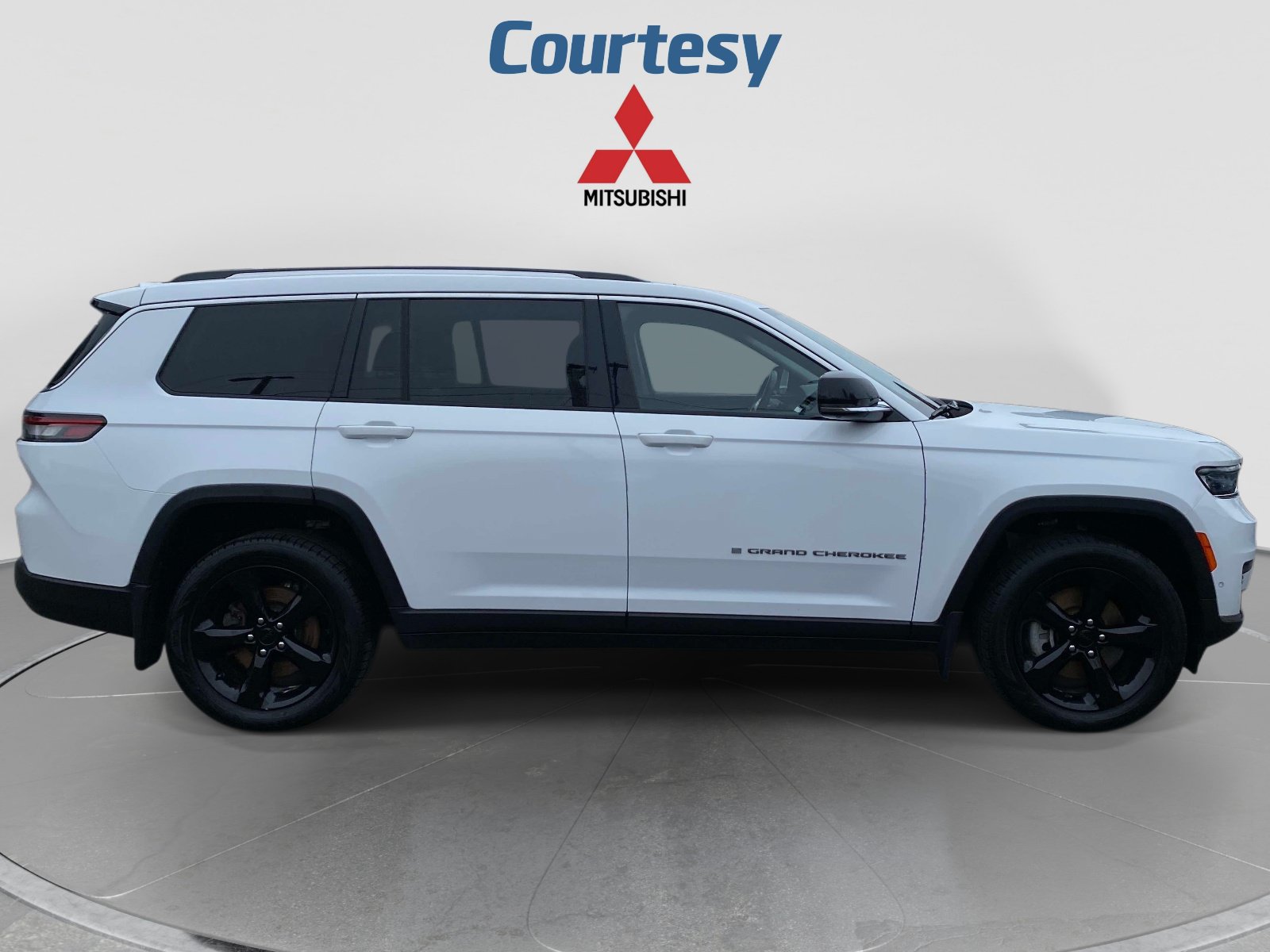Used 2022 Jeep Grand Cherokee L Limited w/ Luxury Tech Group II AWD/4WD image 6