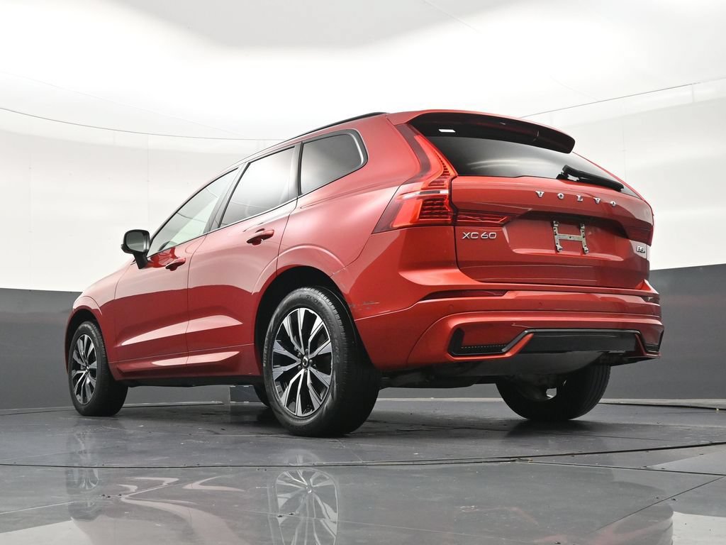 Used 2024 Volvo XC60 B5 Core AWD/4WD image 25