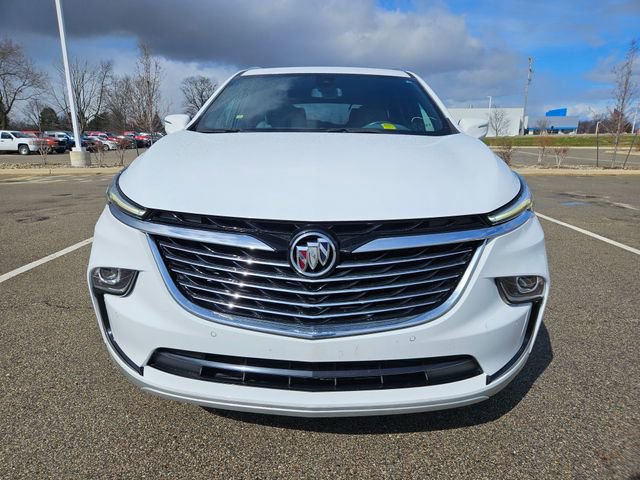 Used 2023 Buick Enclave Essence image 2