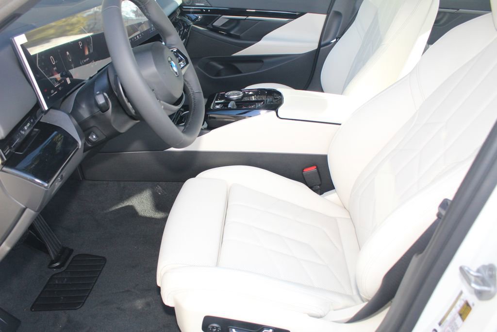 New 2026 BMW 530i xDrive w/ Premium Package AWD/4WD image 19