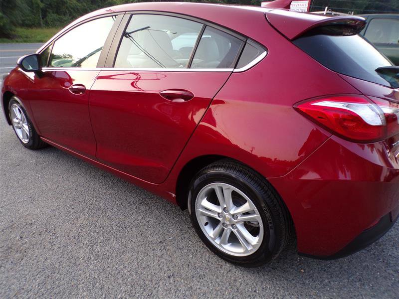 Used 2017 Chevrolet Cruze LT FWD image 10