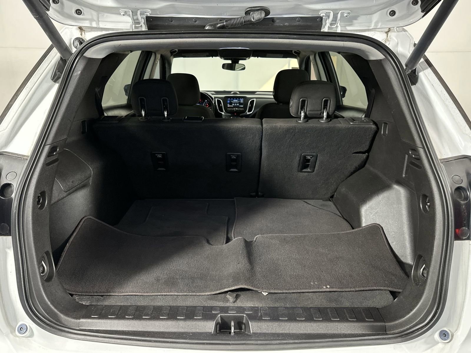 Used 2019 Chevrolet Equinox LT FWD image 24