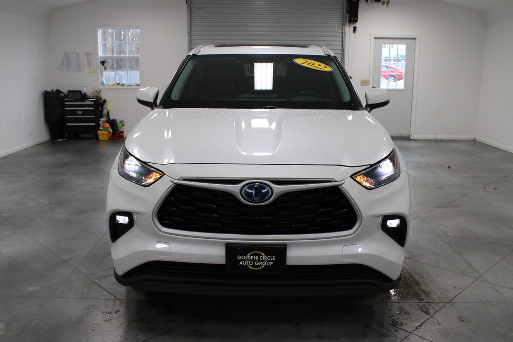 Used 2022 Toyota Highlander XLE video 3