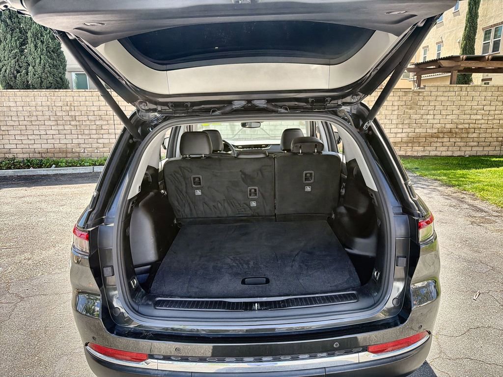 Used 2023 Jeep Grand Cherokee Limited w/ Trailer Tow Prep Group (B) AWD/4WD image 20