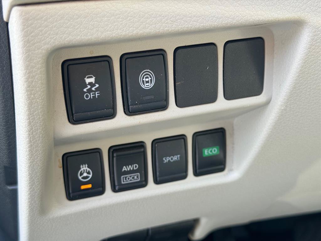 Certified 2022 Nissan Rogue Sport SV AWD/4WD image 16
