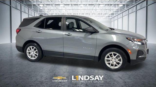 Used 2023 Chevrolet Equinox LS w/ LS Convenience Package image 4
