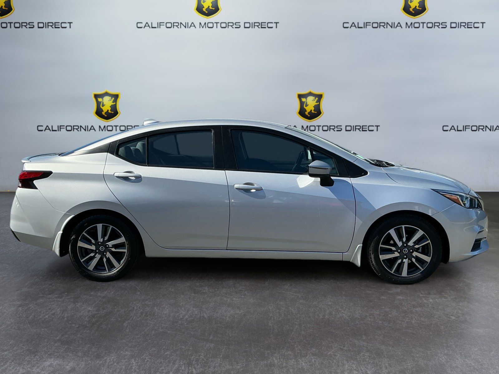 Used 2020 Nissan Versa SV w/ Trunk Package image 4