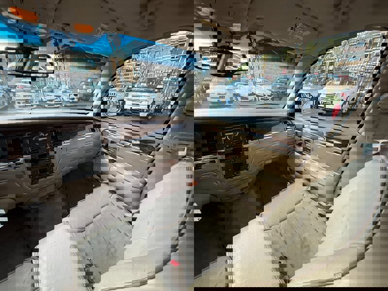 Used 2007 Lincoln Town Car Designer Series image 15