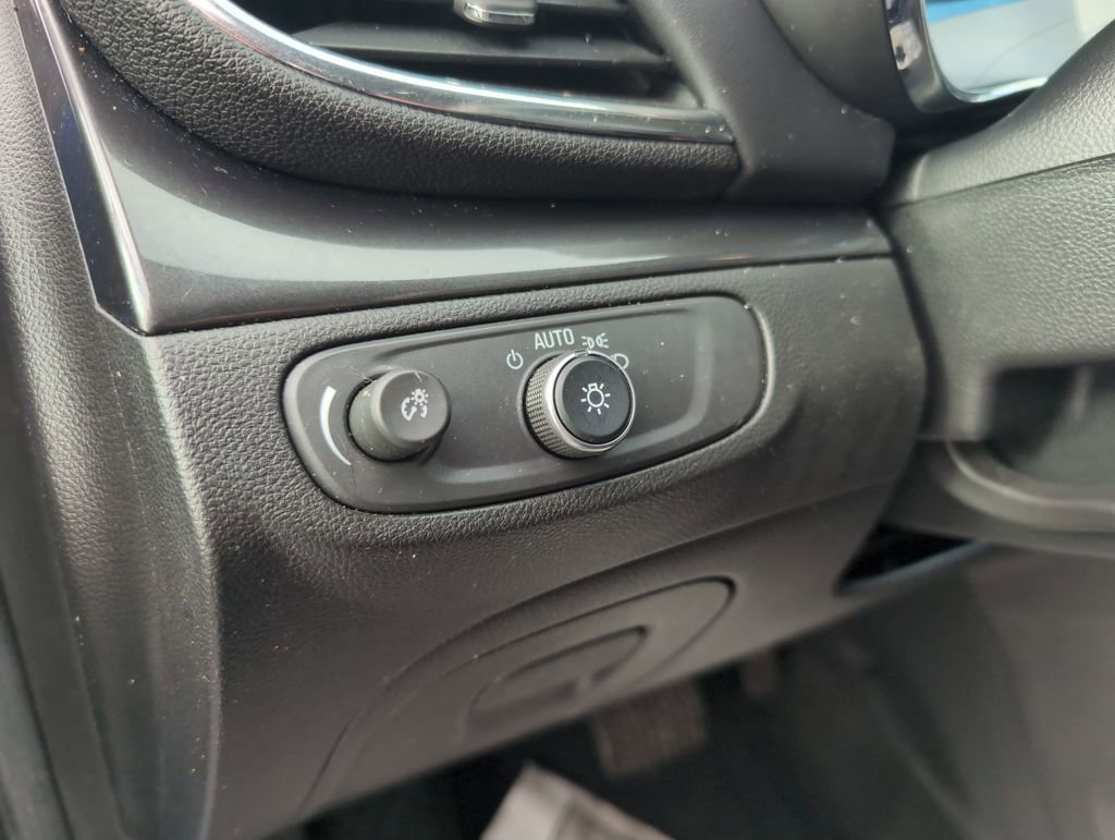 Used 2018 Buick Encore Preferred image 16