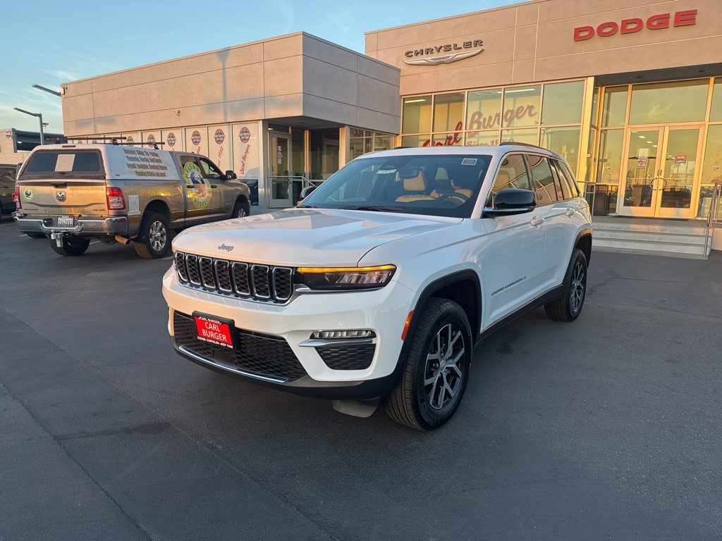 Certified 2024 Jeep Grand Cherokee Limited image 3