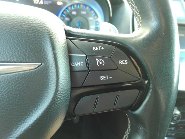 Used 2015 Chrysler 300 S AWD/4WD image 33
