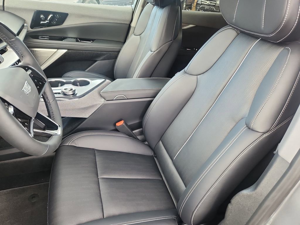 New 2026 Cadillac Optiq Luxury 2 image 8