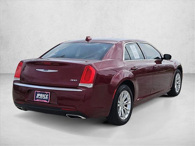 Used 2018 Chrysler 300 Touring L RWD image 5