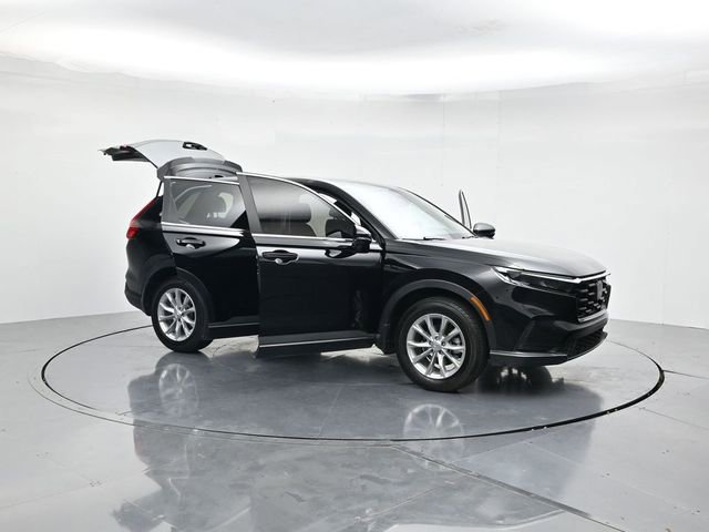 Used 2025 Honda CR-V EX image 3