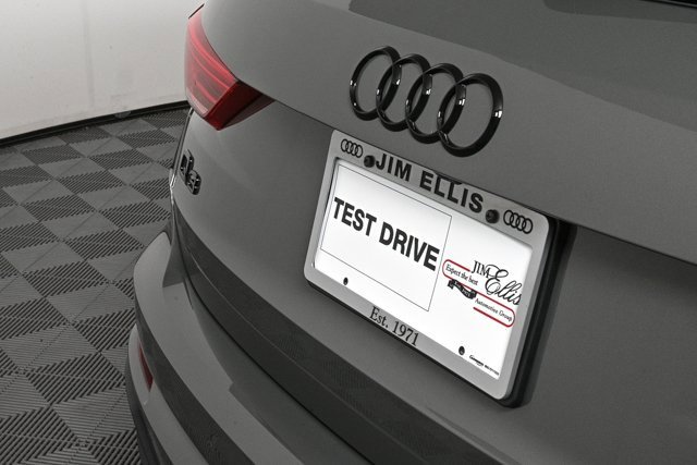 New 2025 Audi Q3 2.0T Premium image 35