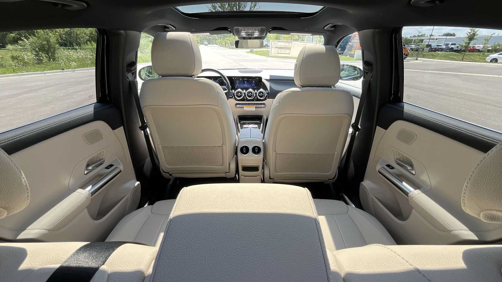 New 2026 Mercedes-Benz GLA 250 4MATIC image 13