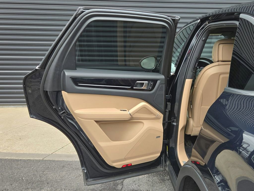 Certified 2022 Porsche Cayenne image 17