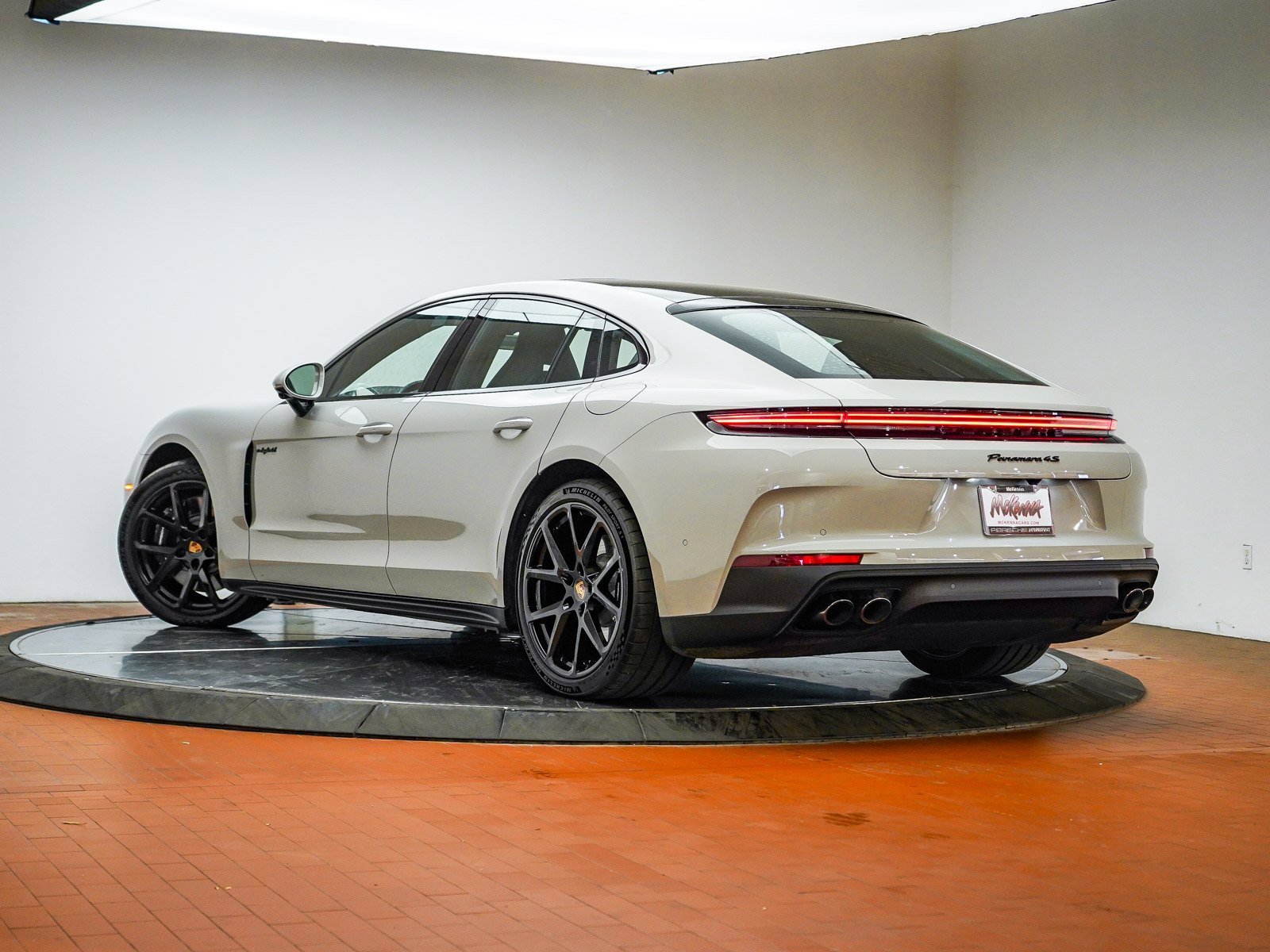 Used 2025 Porsche Panamera 4S image 3