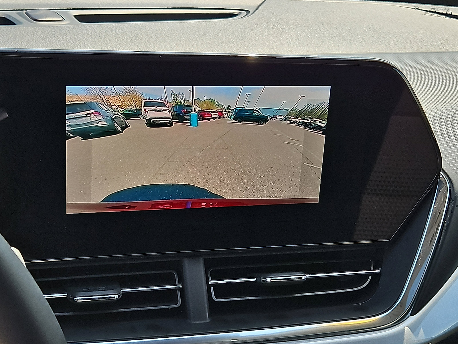 Used 2024 Chevrolet Trax LT w/ Sunroof Package FWD image 18