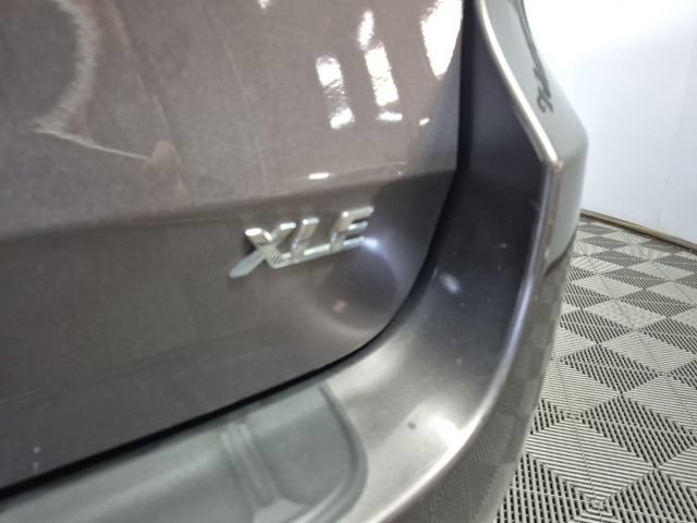 Used 2013 Toyota Sienna XLE FWD image 24