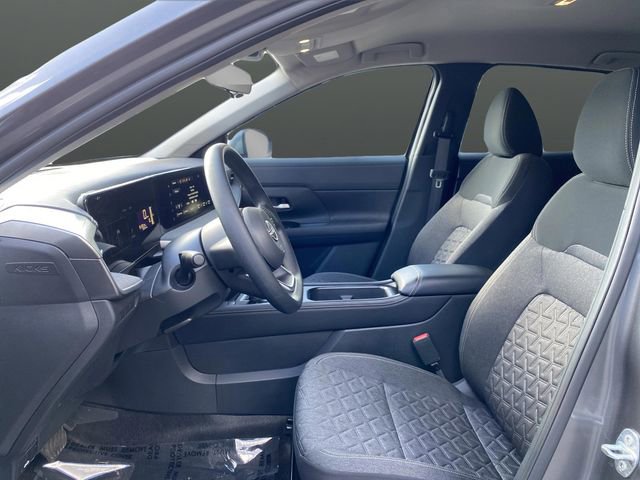 Used 2025 Nissan Kicks SV w/ Charging Package image 4