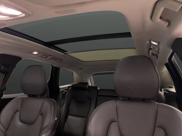 Used 2022 Volvo XC60 T8 Inscription w/ Advanced Package image 7