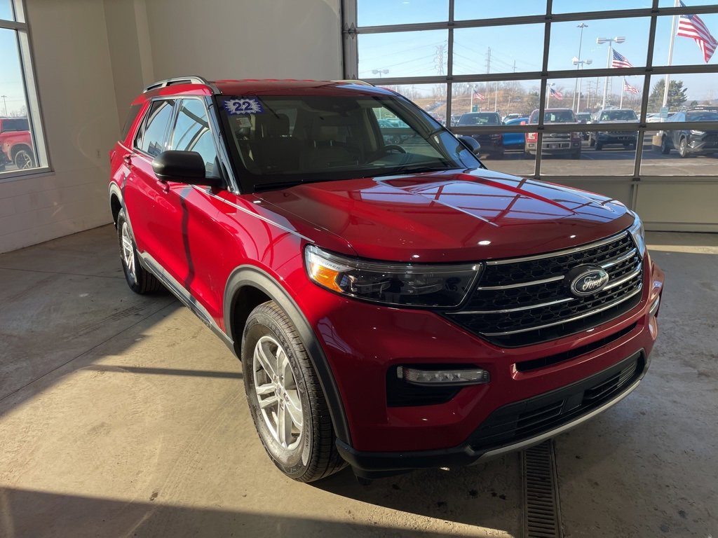 Certified 2022 Ford Explorer XLT w/ Equipment Group 202A image 3