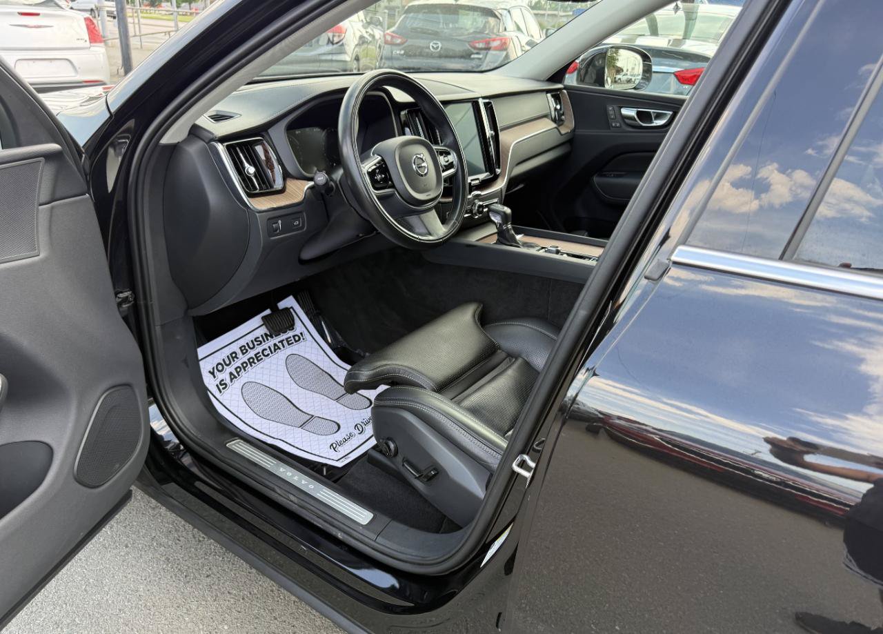 Used 2018 Volvo XC60 T5 Inscription w/ Luxury Seat Package AWD/4WD image 8