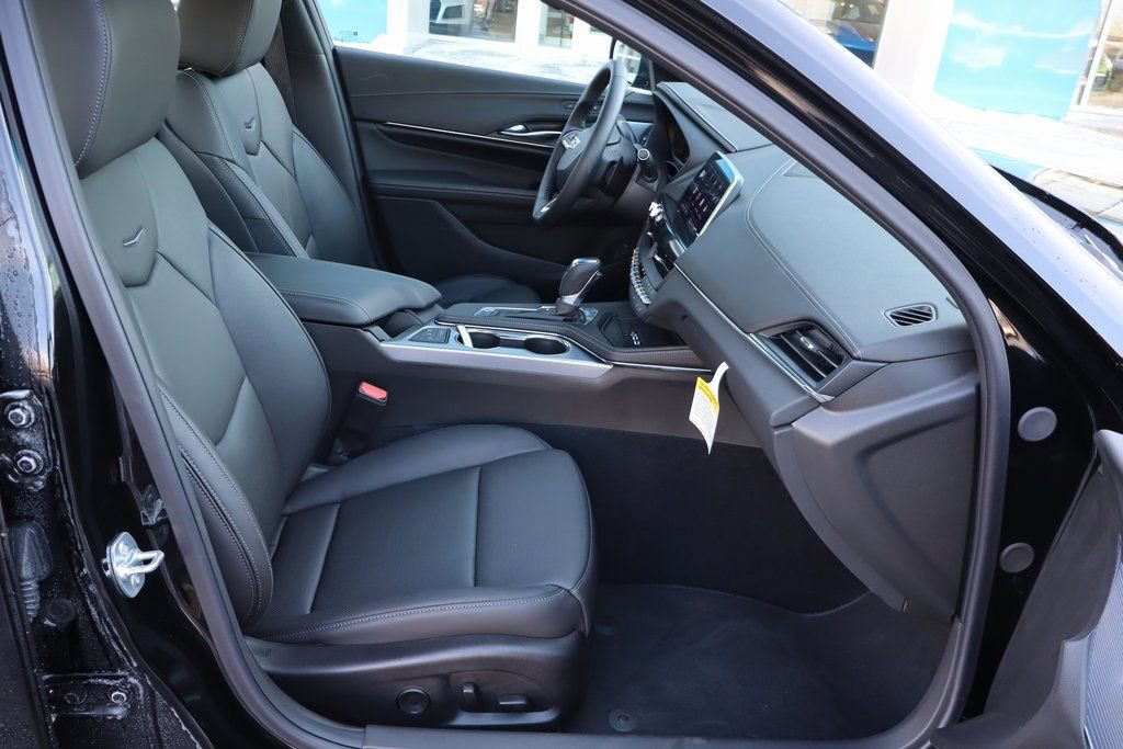 Used 2025 Cadillac CT4 Premium Luxury image 32