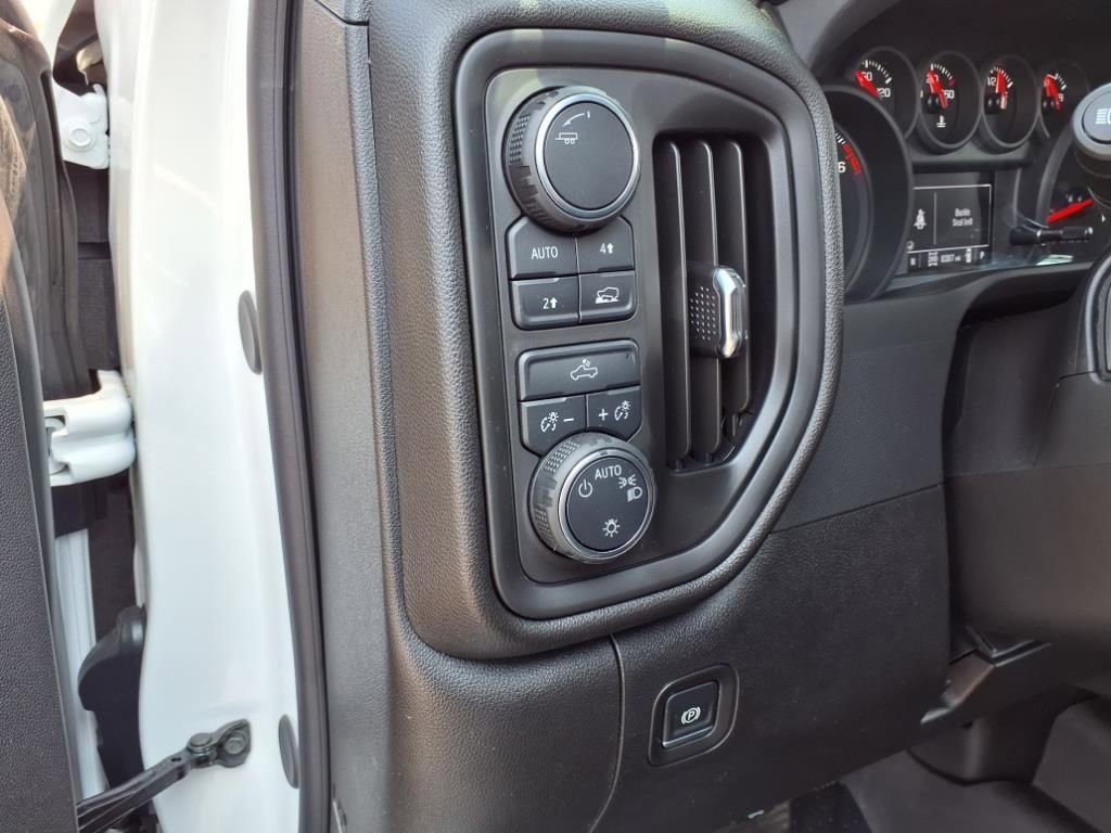 Used 2025 Chevrolet Silverado 1500 Custom w/ LPO, Dark Essentials Package image 16