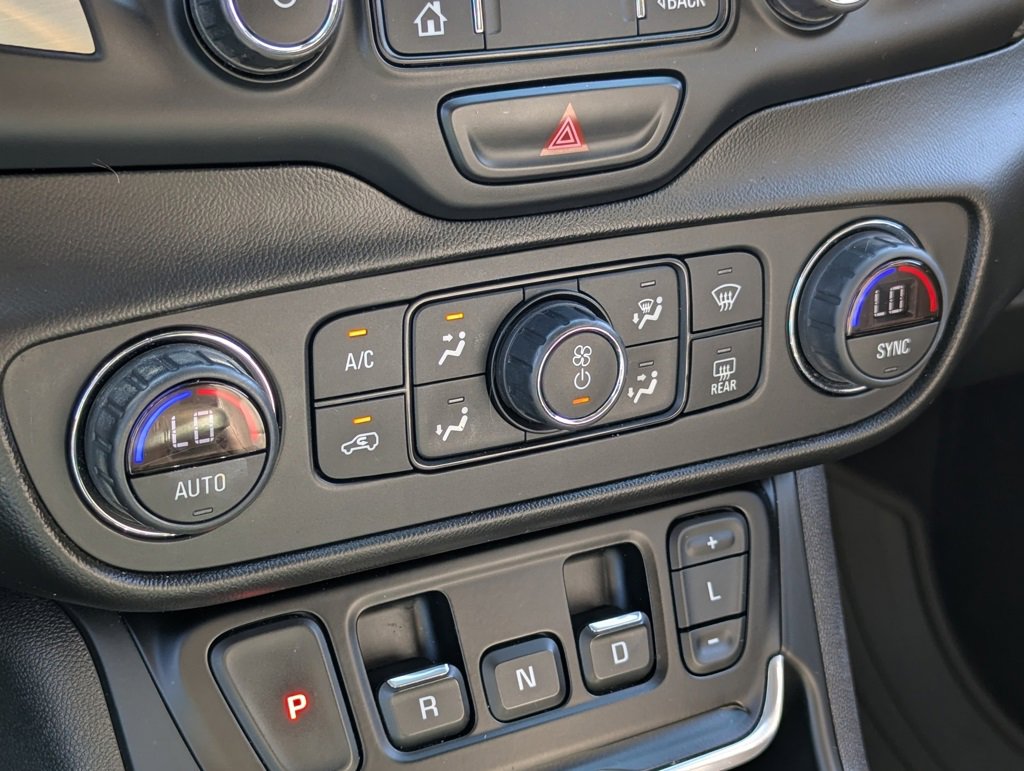 Used 2021 GMC Terrain SLT image 20